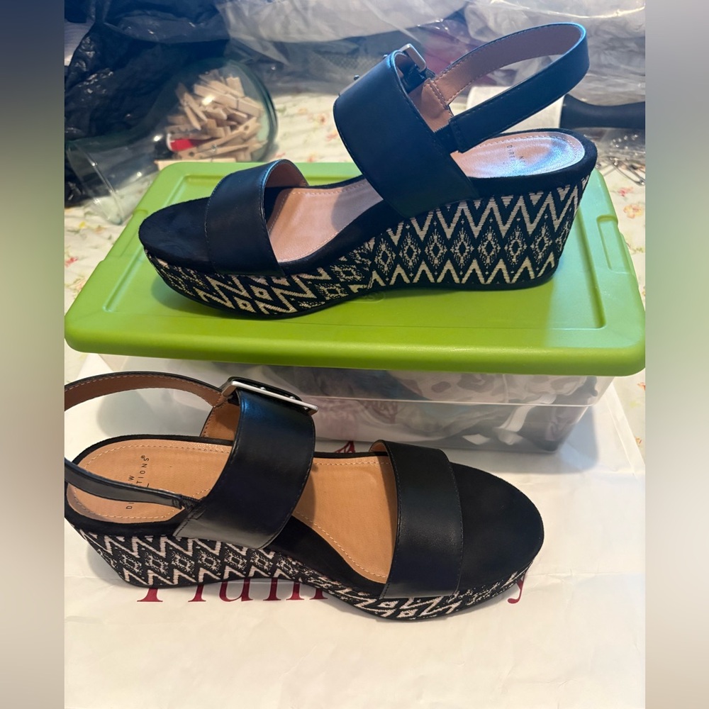 New Directions Black Wedge Sandals